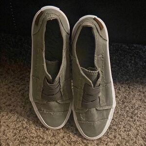 Blowfish Green Sneakers Easy Slip-On Design